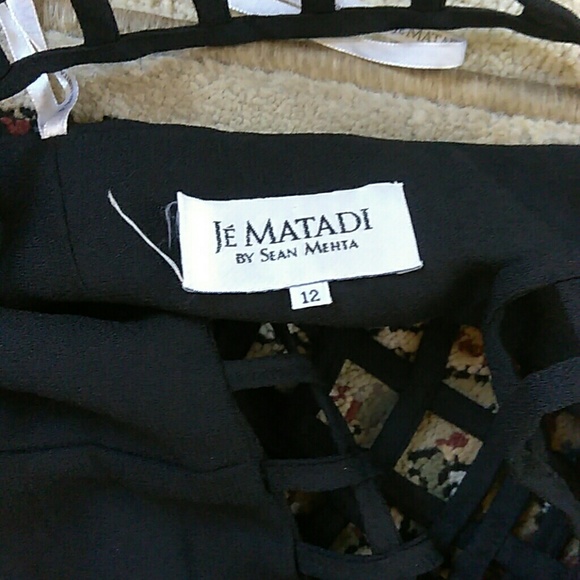 Ladies dress - Picture 4 of 4